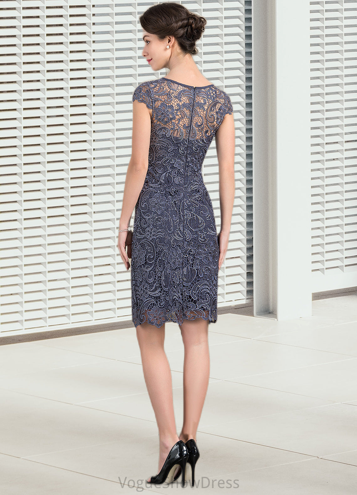 Scarlet Sheath/Column Scoop Neck Knee-Length Lace Mother of the Bride Dress DL126P0014691