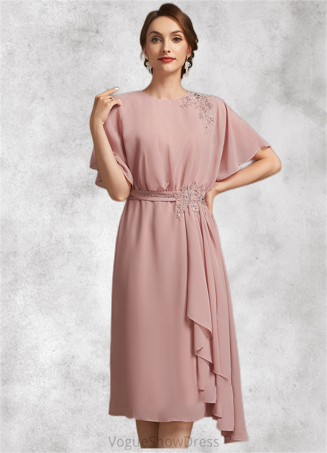 Eva Sheath/Column Scoop Neck Knee-Length Chiffon Mother of the Bride Dress With Appliques Lace DL126P0014829