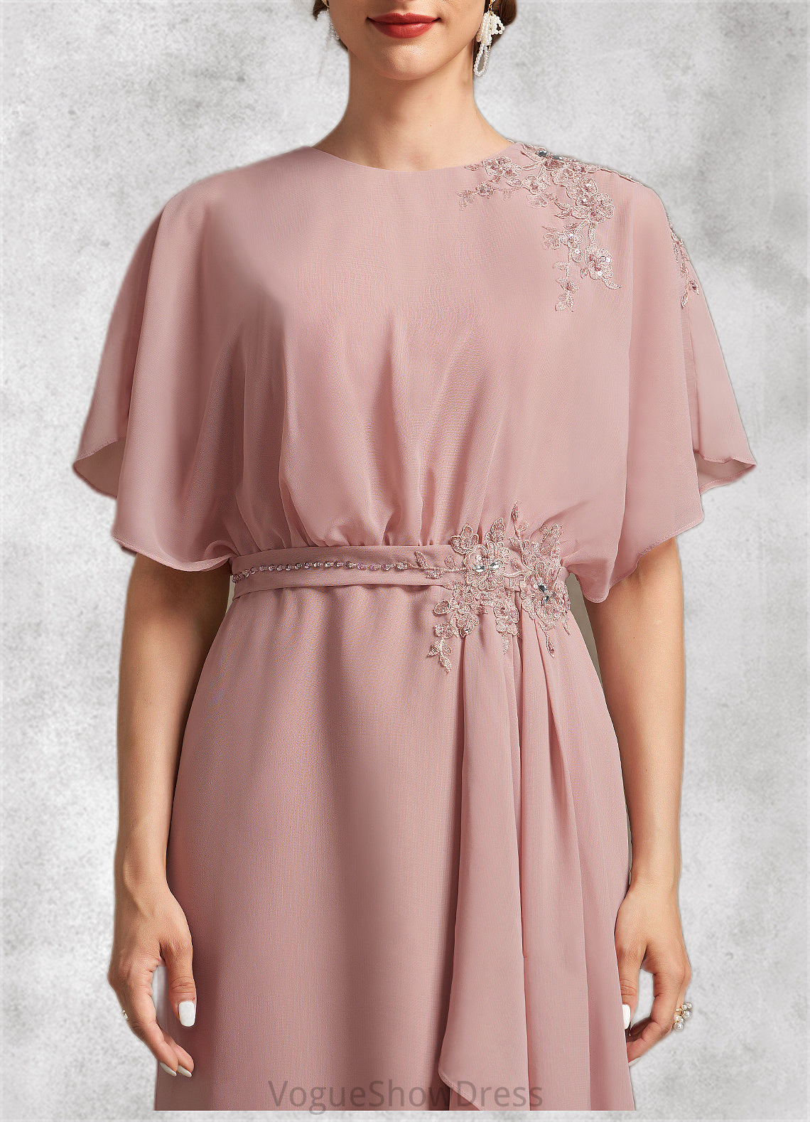 Eva Sheath/Column Scoop Neck Knee-Length Chiffon Mother of the Bride Dress With Appliques Lace DL126P0014829