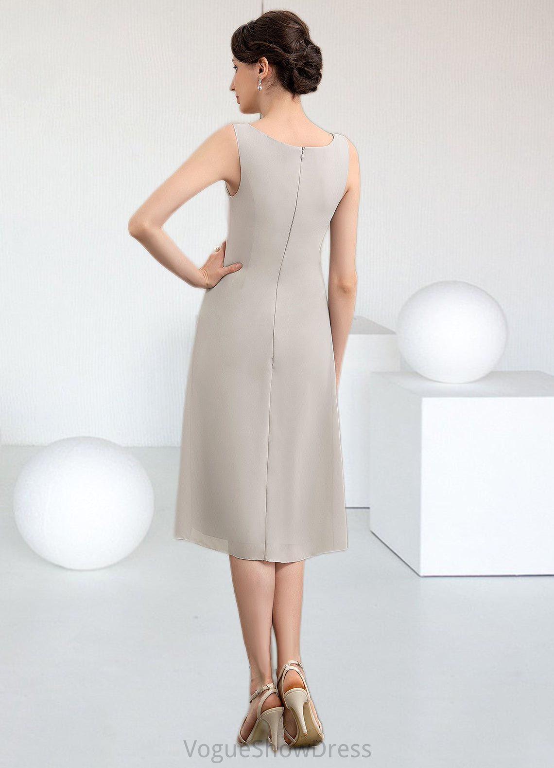 Lainey A-Line Scoop Neck Knee-Length Chiffon Mother of the Bride Dress DL126P0014935