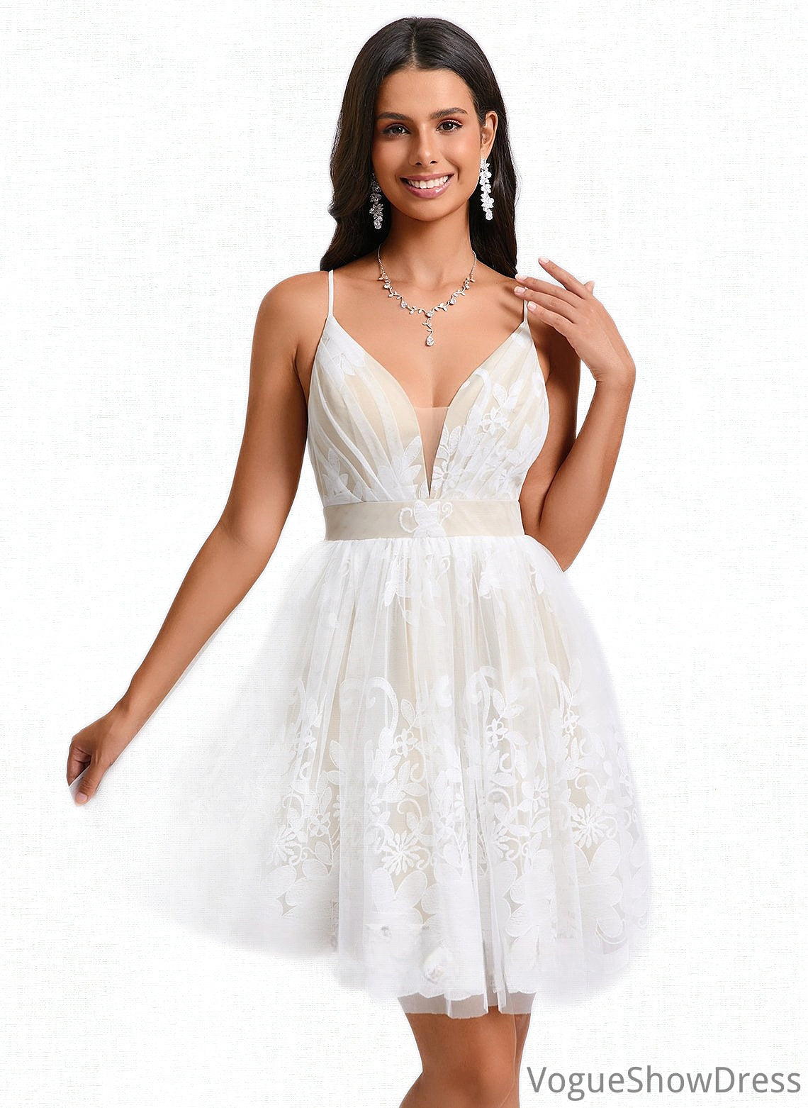 Jaelyn Ball-Gown/Princess V-Neck Short Tulle Lace Homecoming Dress With Pleated DLP0025711