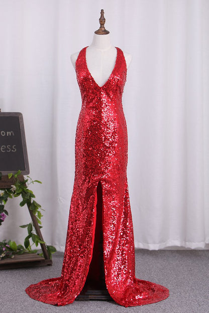 2024 Hot Mermaid Sequins Prom Dresses Halter With Slit Open Back