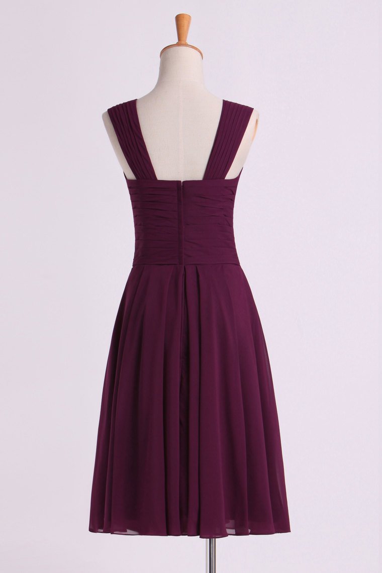 2024 Bridesmaid Dresses Pleated Bodice V-Neck  A Line Knee Length Chiffon