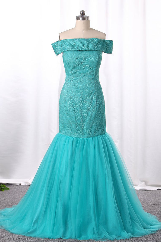 2024 Mermaid Bridesmaid Dresses Boat Neck Tulle & Lace Sweep Train