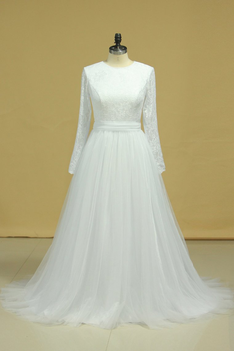 2024 Plus Size Long Sleeves Wedding Dresses Scoop A Line Tulle & Lace Sweep Train