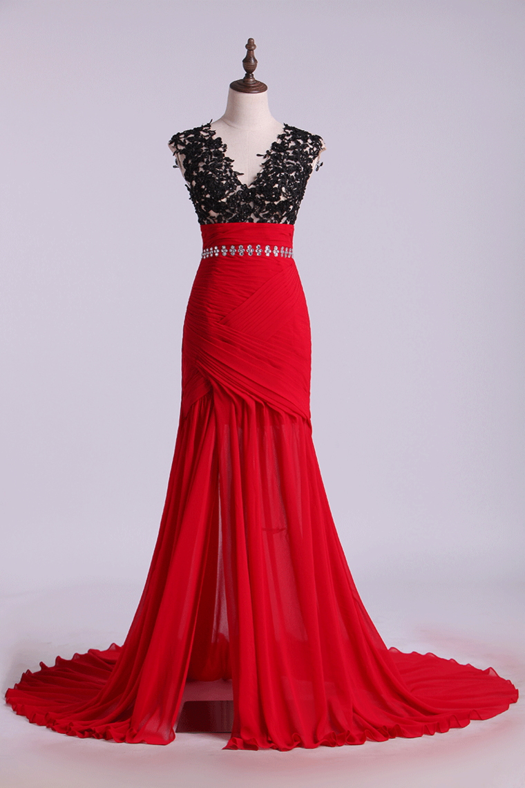 2024 V-Neck Mermaid Prom Dresses With  Ruffles & Black Applique Chiffon Bicolor