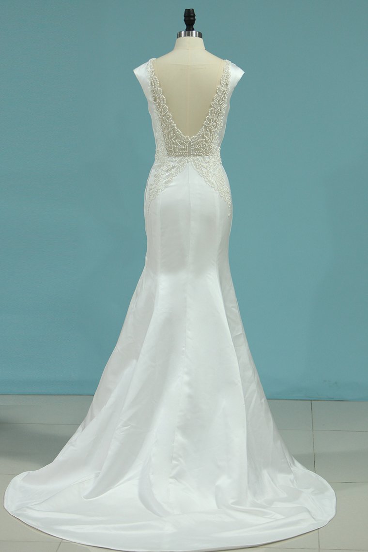 2024 New Bateau Wedding Dresses Mermaid Satin With Beads