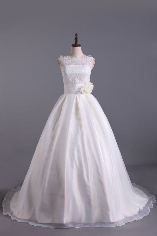 2024 Romantic Lace Bodice A Line Wedding Dress Pick Up Organza Skirt Cathedral Train With Flower