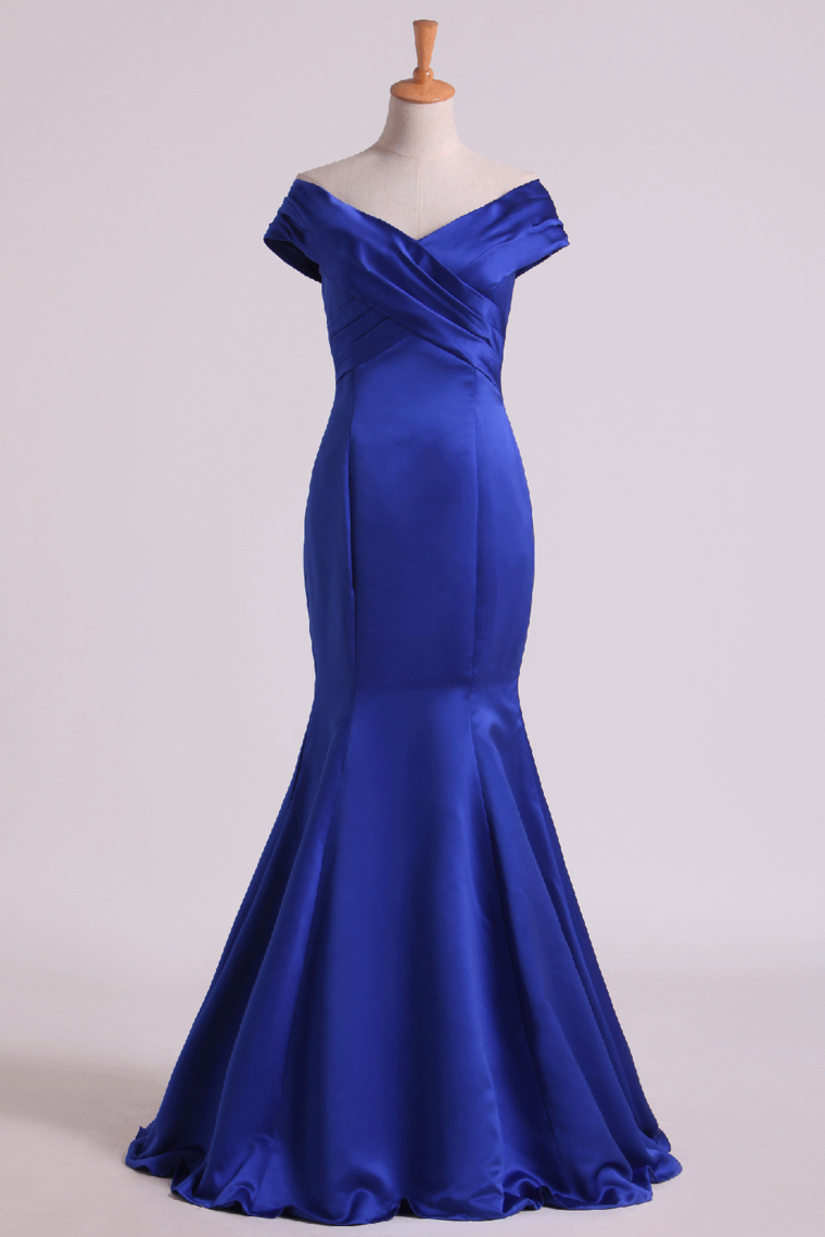 2024 Prom Dresses Off The Shoulder Satin Mermaid Dark Royal Blue Sweep Train