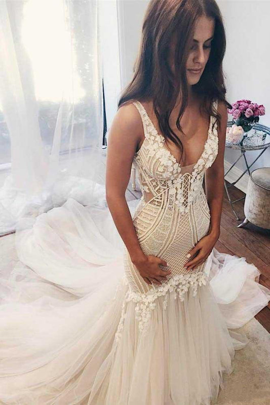 Beautiful Lace Tulle V-Neck Mermaid Ivory Sexy Sleeveless Wedding Dresses