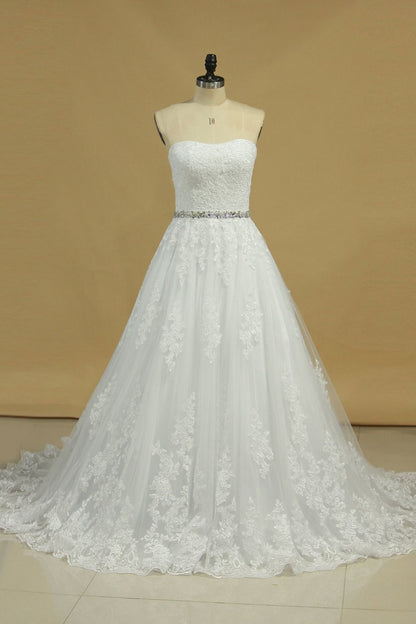 2024 Scalloped Neck Wedding Dresses Tulle With Applique And Beads A Line