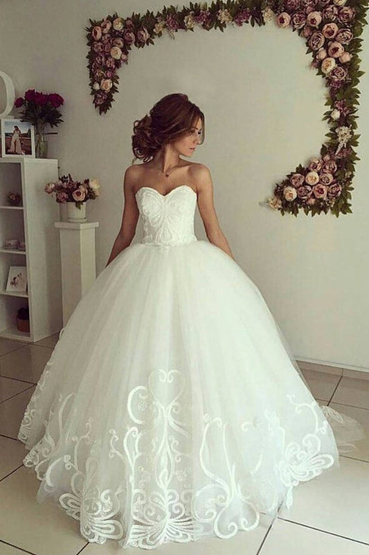 Sweetheart A Line Tulle Wedding Dresses With Applique Sweep Train