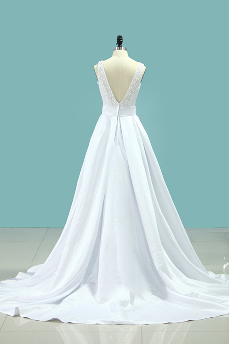 2024 Scoop Open Back Wedding Dresses Satin With Beading Sheath