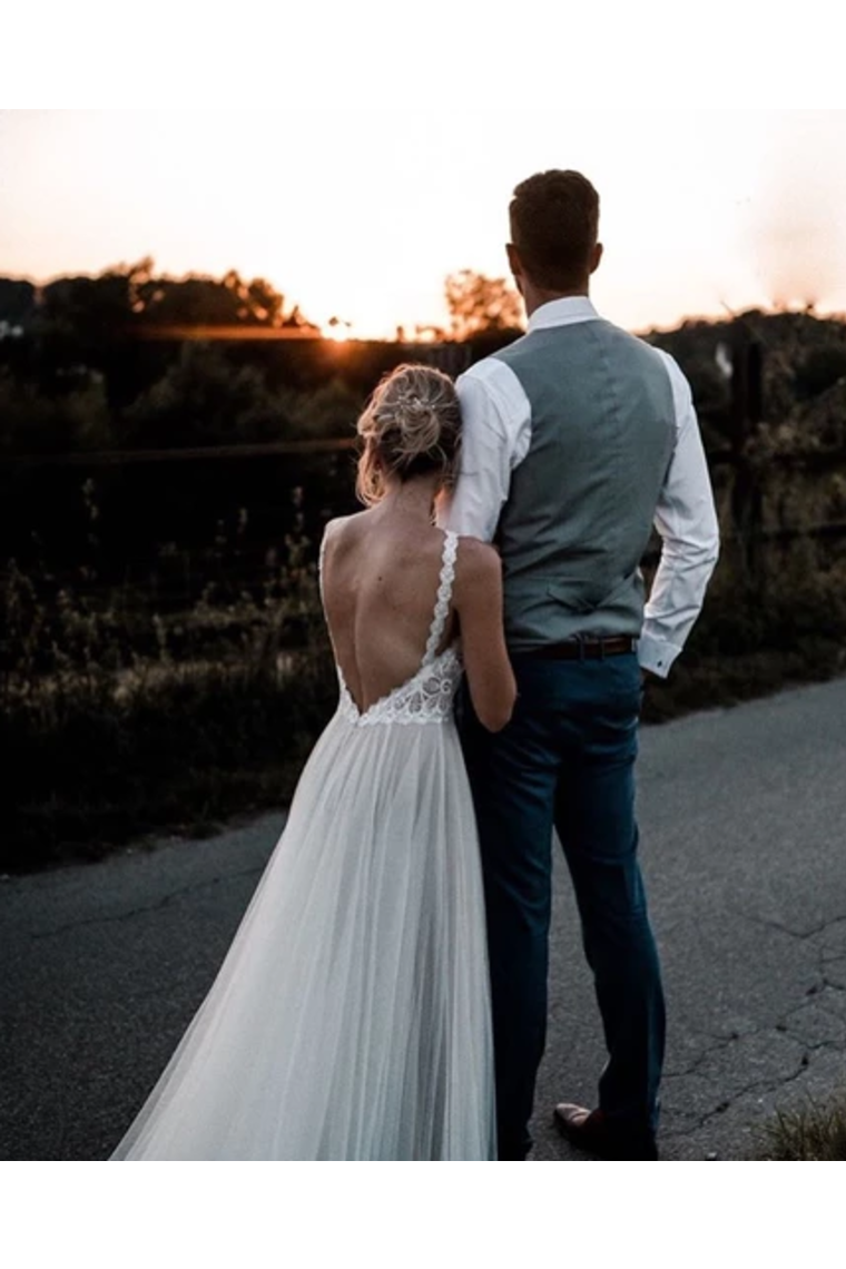 Luxurious Lace Bodice Tulle Skirt Bridal Gown With A Low V Back Minimalist Wedding Dresses