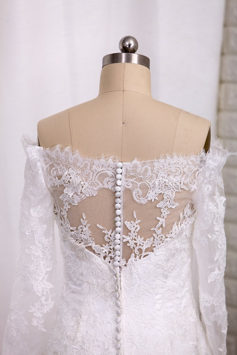 Wedding Dresses A Line Long Sleeves Boat Neck With Applique