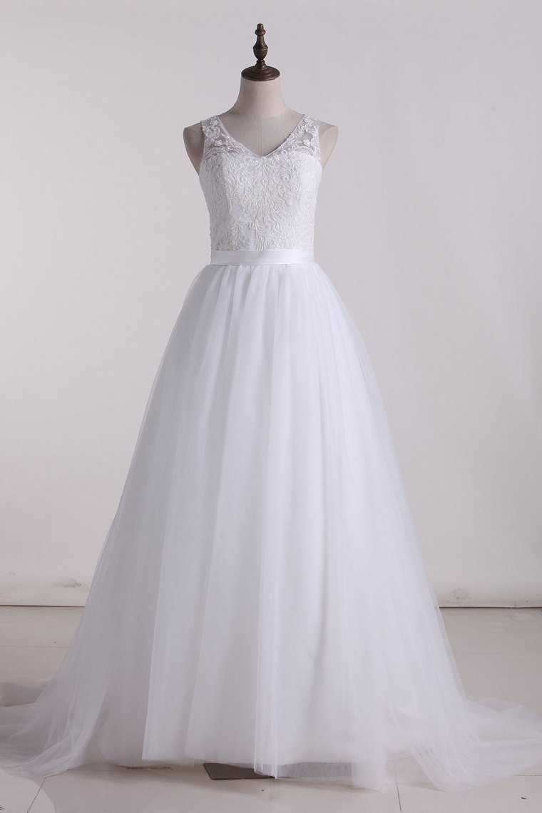 2024 V-Neck A Line Wedding Dresses Tulle With Applique And Ribbon