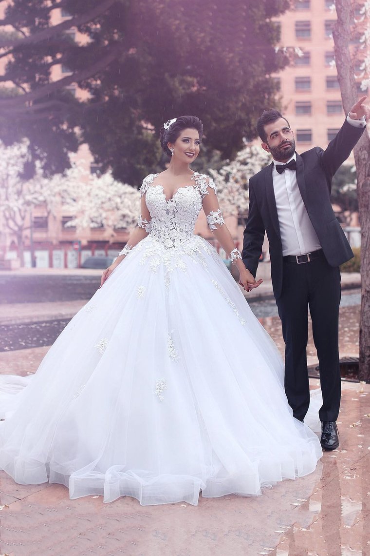 V Neck Long Sleeves A Line Wedding Dresses Tulle With Applique