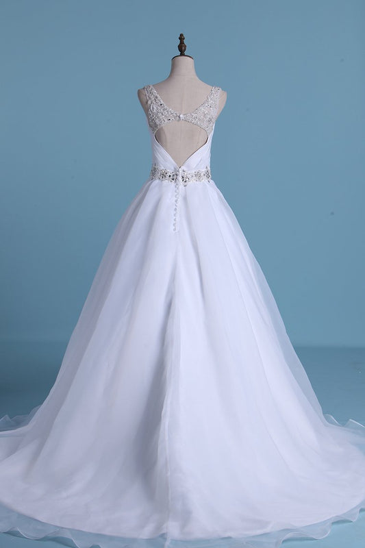 2024 Open Back V Neck Wedding Dresses Organza With Beads And Ruffles