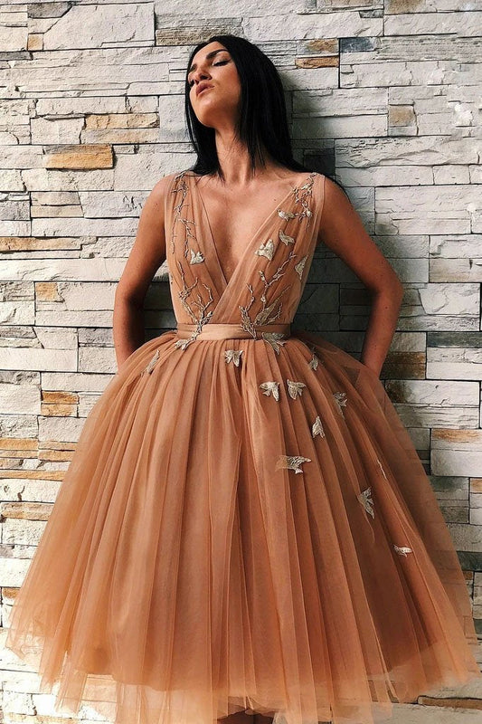 Ball Gown Tulle V Neck Homecoming Dresses with Appliques, Short Prom SJS20392