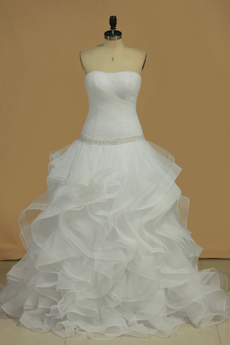 2024 Wedding Dresses A Line Scalloped Neck Tulle With Ruffles And Beads