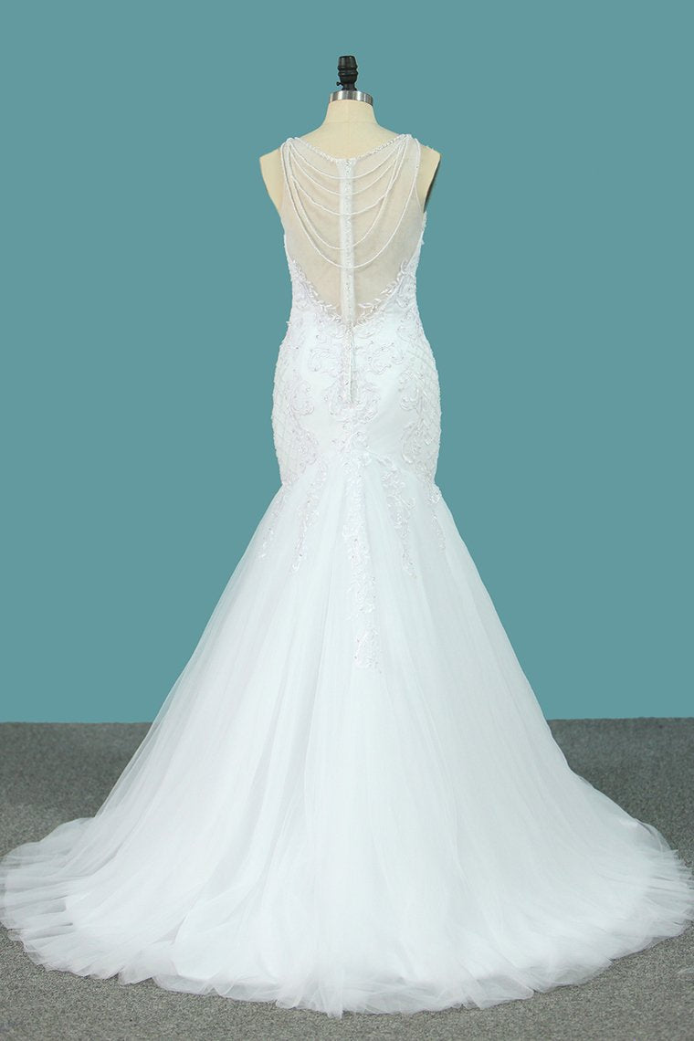 Tulle Mermaid Scoop Wedding Dresses With Applique And Beads