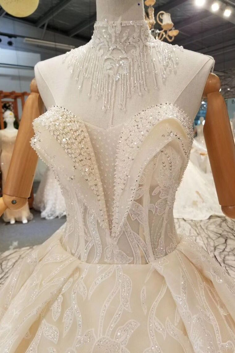 Luxury Wedding Dresses Halter A-Line Lace Half Sleeves Open Back Cathedral Train Top Quality Lace