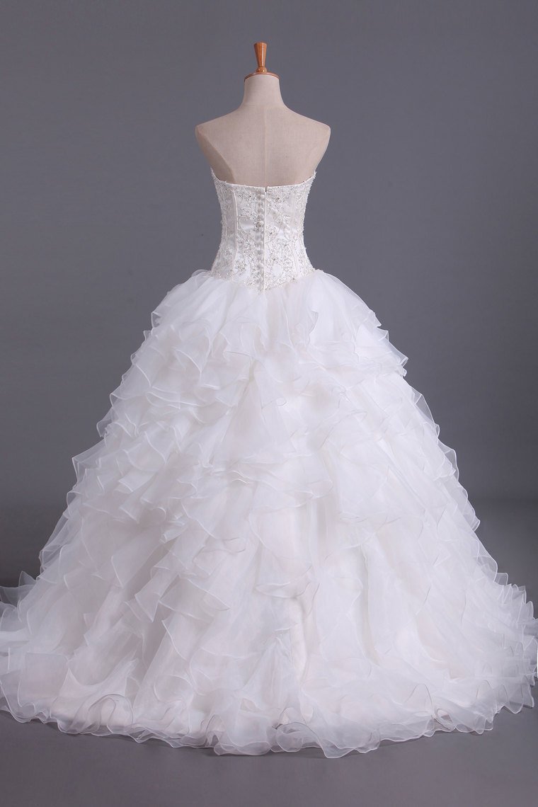 2024 Hot Wedding Dresses Sweetheart With Beads & Applique A Line Organza