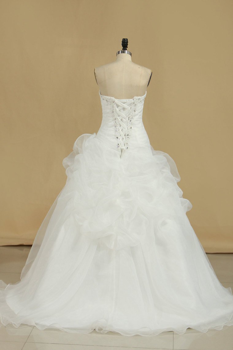 Wedding Dresses A-Line Sweetheart Court Train