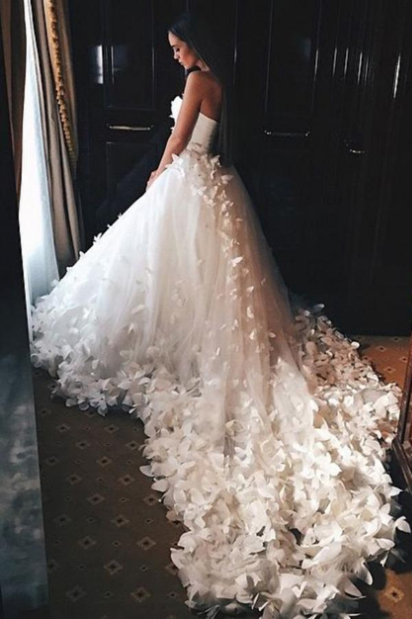 Elegant Sweetheart Strapless Lace up Tulle Court Train Wedding Dresses With Flowers