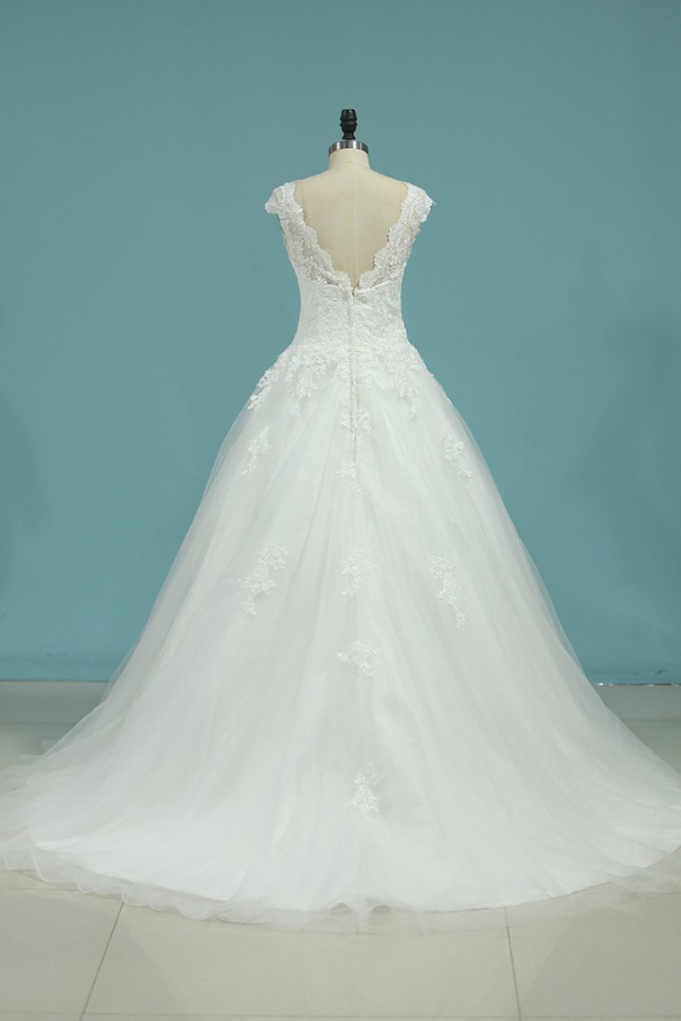 Tulle Bateau Wedding Dresses Open Back With Applique Chapel Train