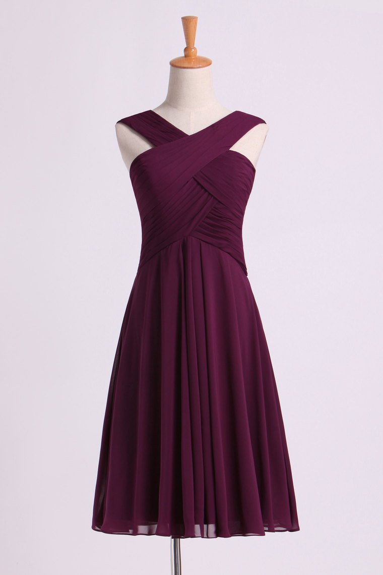 2024 Bridesmaid Dresses Pleated Bodice V-Neck  A Line Knee Length Chiffon