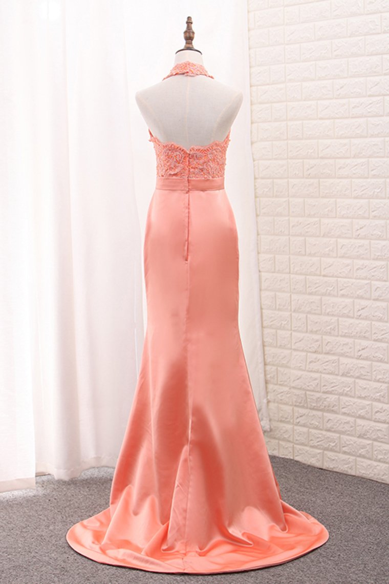 2024 Halter Mermaid Bridesmaid Dresses Satin With Applique Sweep Train