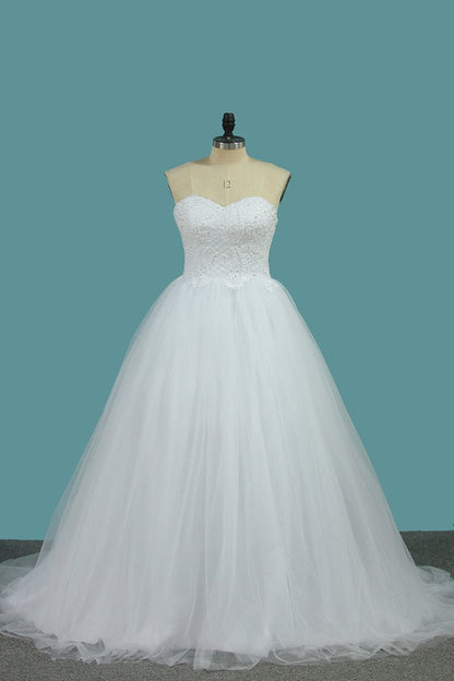 2024 Sweetheart Tulle A Line Wedding Dresses With Applique And Beads Sweep Train