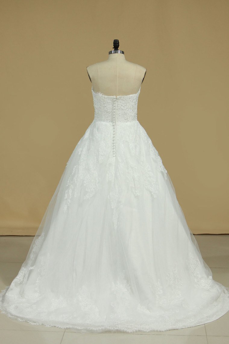 Tulle Sweetheart Wedding Dresses A Line With Applique Covered Button