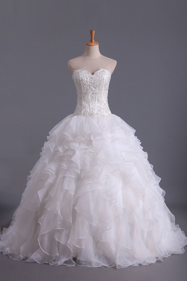 2024 Hot Wedding Dresses Sweetheart With Beads & Applique A Line Organza