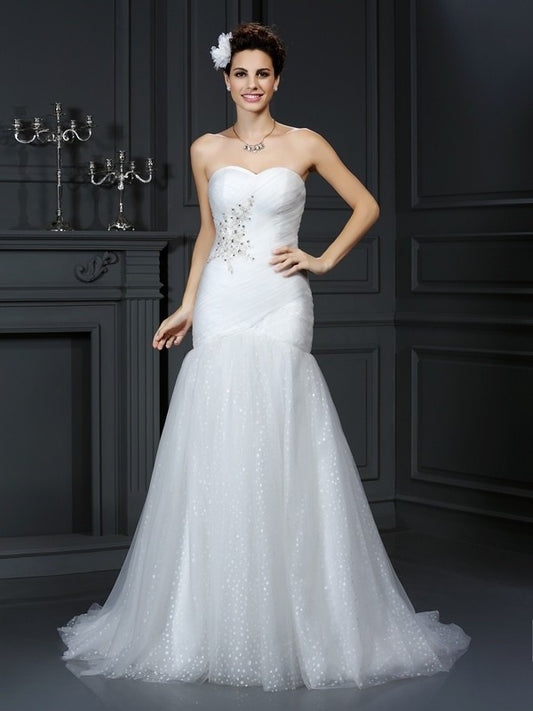 Sweetheart Sleeveless Long Beading Sheath/Column Net Wedding Dresses