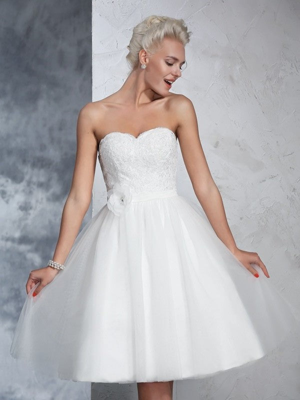 Sweetheart Short A-Line/Princess Sleeveless Flower Hand-made Net Wedding Dresses