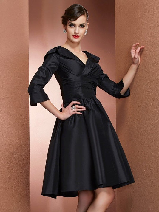 Sleeves A-Line/Princess of 3/4 Taffeta V-neck Short Mother the Bride Dresses