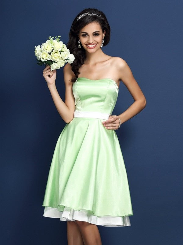 A-Line/Princess Strapless Elastic Woven Sleeveless Short Satin Bridesmaid Dresses