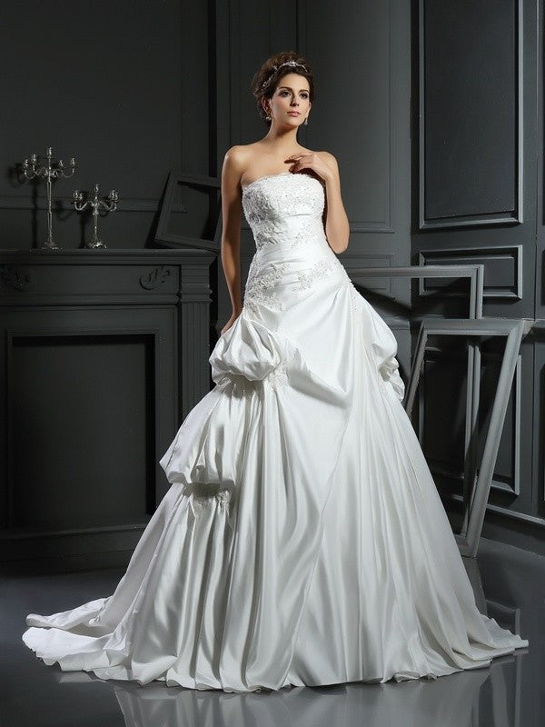 Strapless Sleeveless Long Ball Gown Applique Satin Wedding Dresses