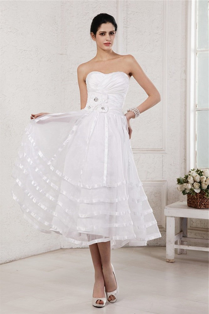 Strapless Flower Short A-Line/Princess Organza Hand-Made Sleeveless Pleats Taffeta Wedding Dresses