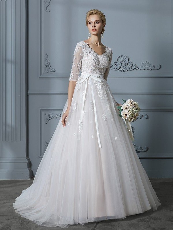 Court Lace Ball 1/2 V-neck Gown Sleeves Train Tulle Wedding Dresses