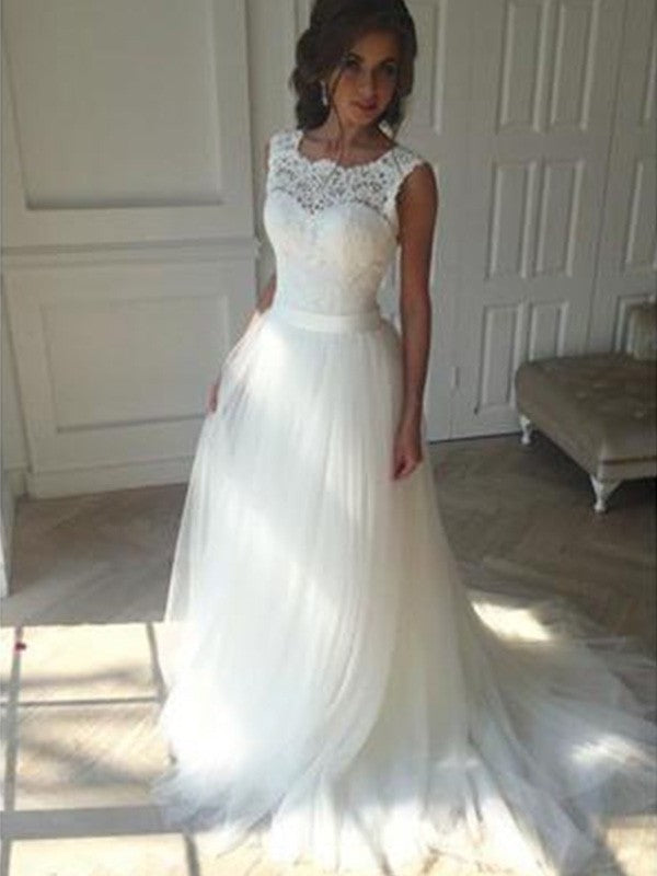 Square Court A-Line/Princess Sleeveless Train Tulle Wedding Dresses