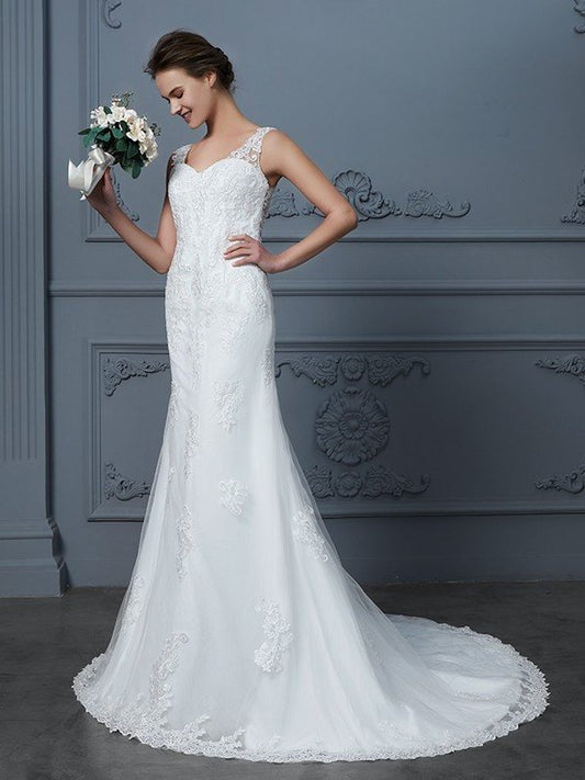 Trumpet/Mermaid Train Lace Sleeveless V-neck Court Tulle Wedding Dresses