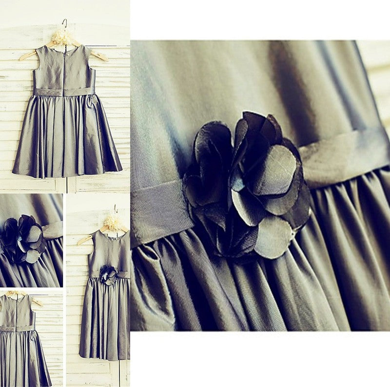 A-line/Princess Flower Hand-made Sleeveless Tea-Length Scoop Satin Flower Girl Dresses