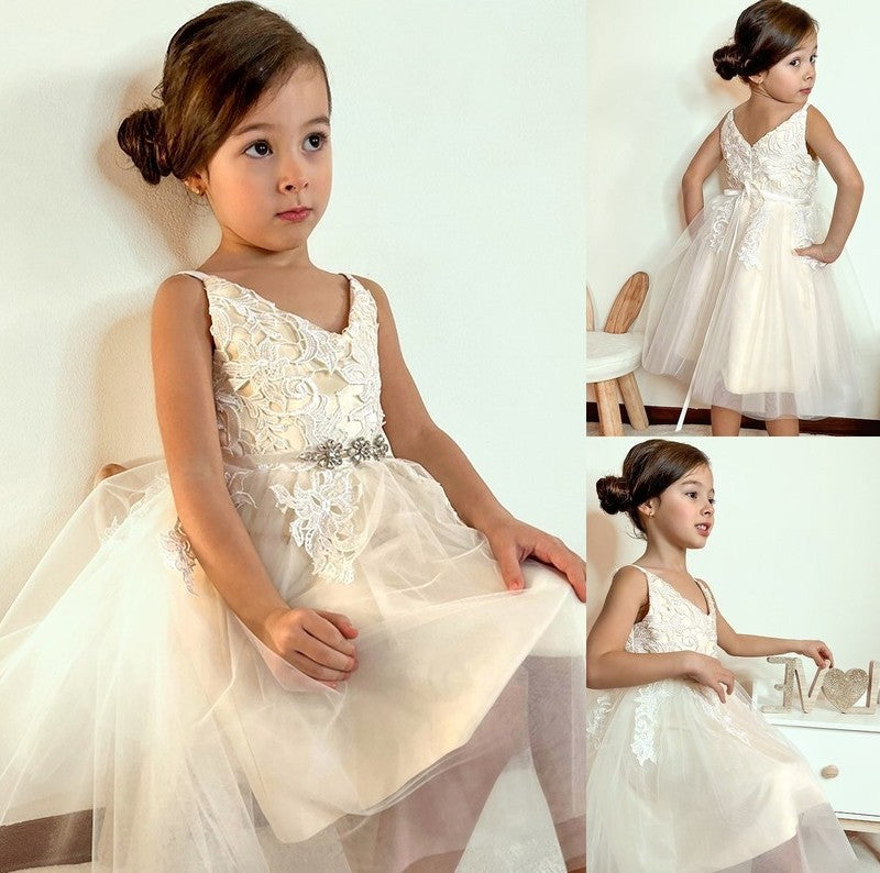 Tulle Knee-Length Sleeveless Lace V-neck A-Line/Princess Flower Girl Dresses