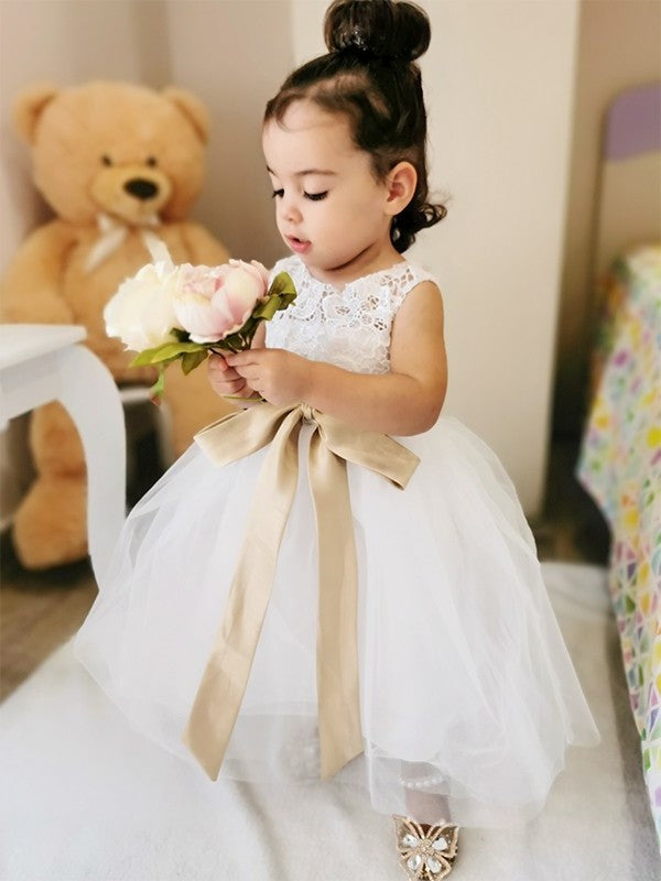 A-Line/Princess Sash/Ribbon/Belt Scoop Tulle Sleeveless Knee-Length Flower Girl Dresses