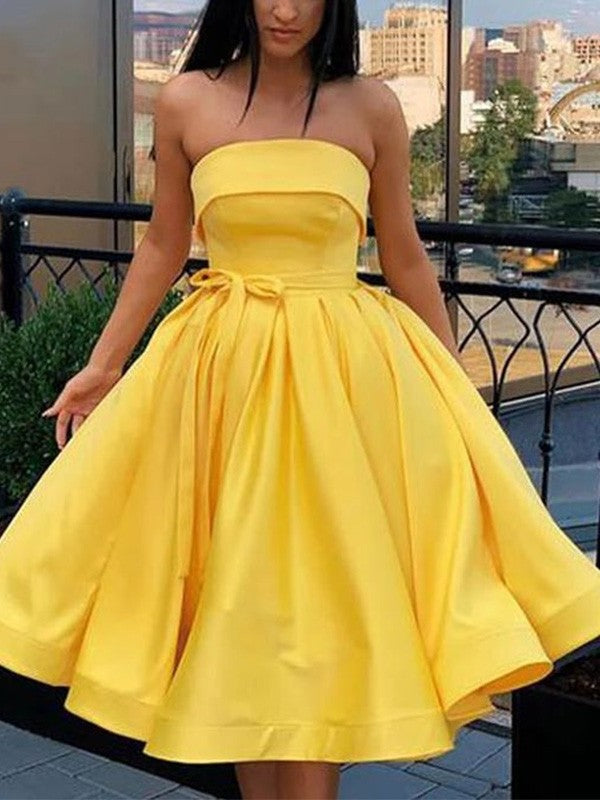 Sash/Ribbon/Belt Strapless A-Line/Princess Satin Sleeveless Knee-Length Homecoming Dresses