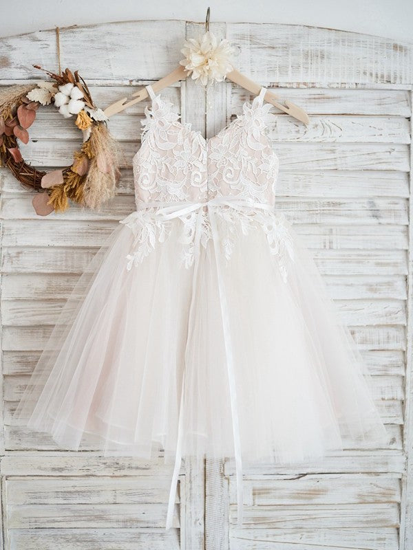 Tulle Knee-Length Sleeveless Lace V-neck A-Line/Princess Flower Girl Dresses