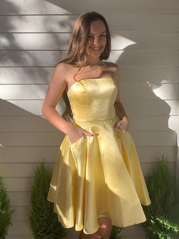 Strapless Sleeveless Satin Ruffles A-Line/Princess Short/Mini Homecoming Dresses